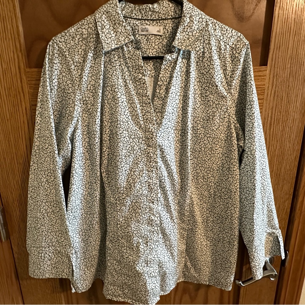 Croft & Barrow White and Green Floral Button Down